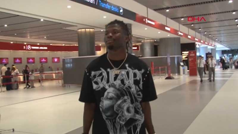 El Bilal Toure Beşiktaş için İstanbul’a geldi