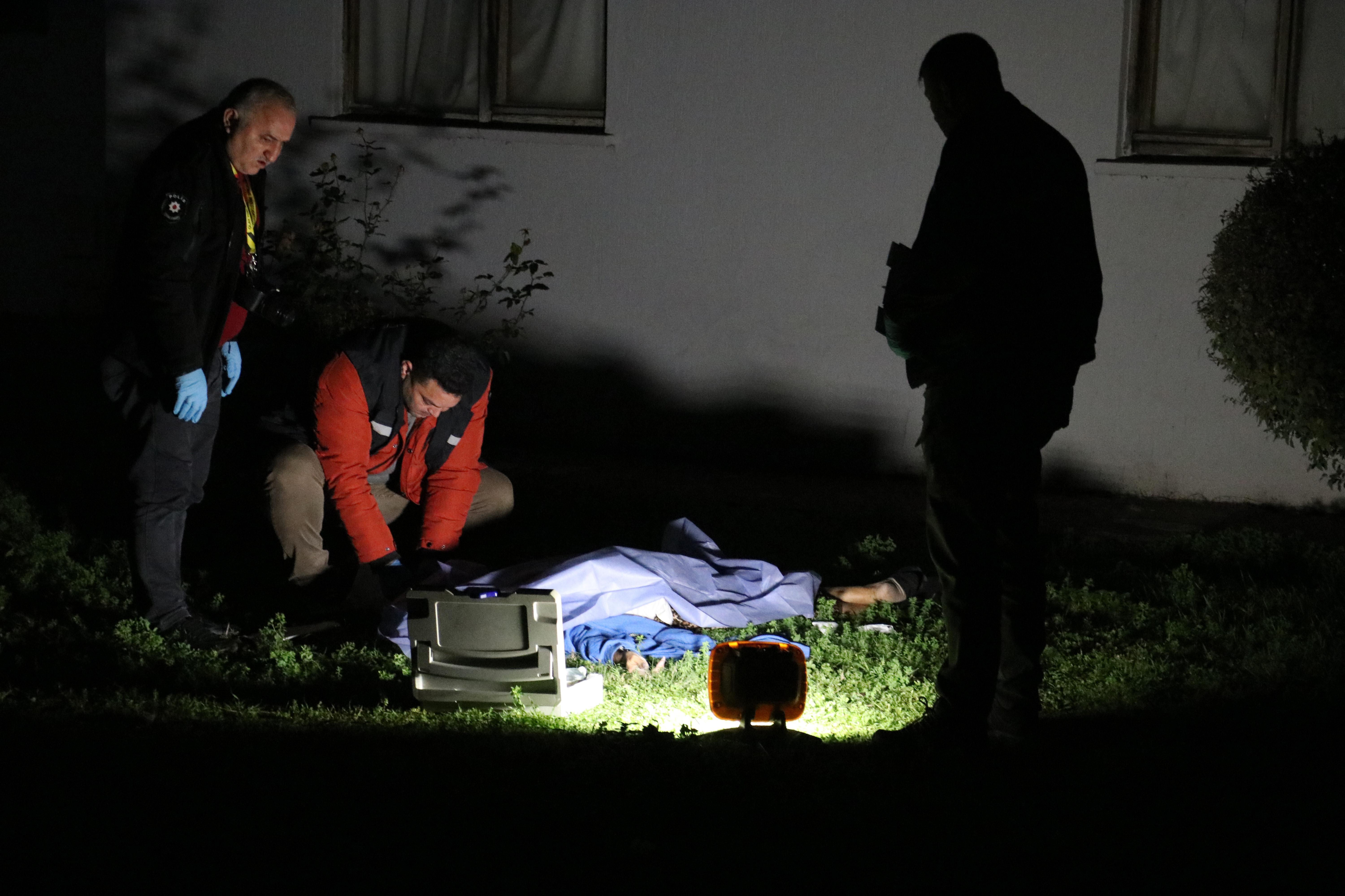 8’inci kattan düşüp öldü, evdeki eşine ölüm haberini polis verdi