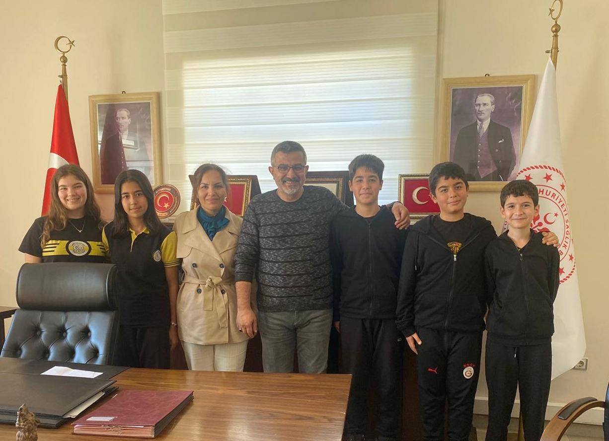 Ortaokul öğrencilerinden örnek davranış