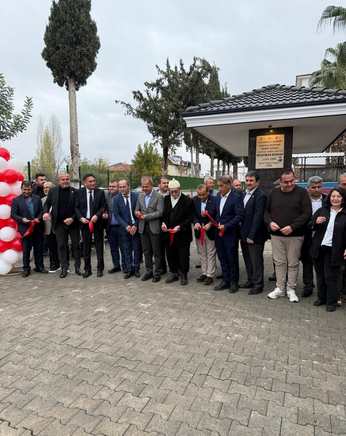 Muhtar, okuduğu okulun yıkılan çeşmesini yeniledi Muhtar, okuduğu okulun yıkılan çeşmesini yeniledi