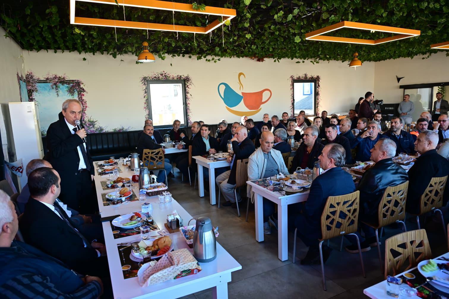 Başkan Kocagöz, belediyenin emekli personeliyle buluştu Başkan Kocagöz, belediyenin emekli personeliyle buluştu