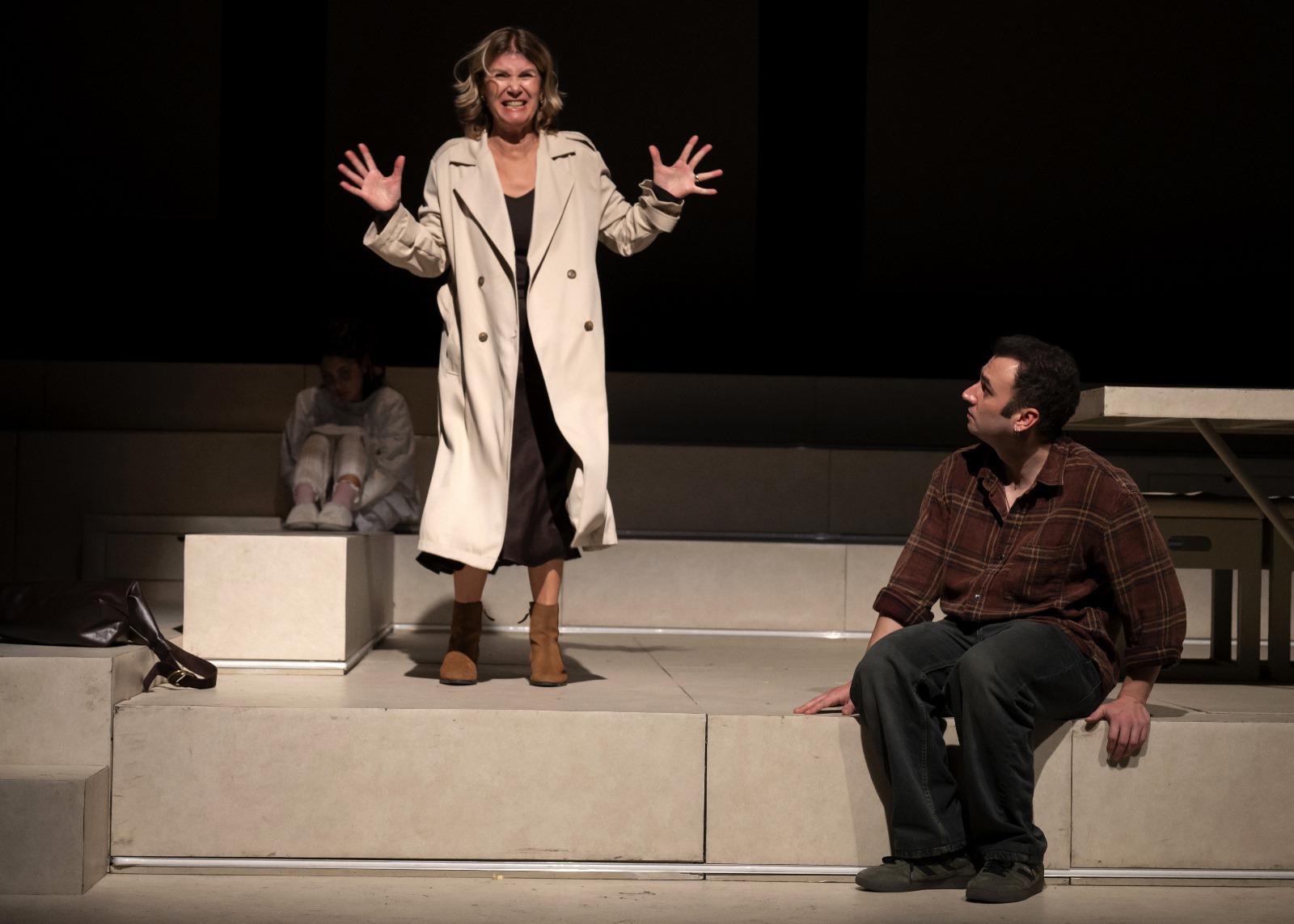 ‘Kızımın Ruh Hali’ne alkış yağdı ‘Kızımın Ruh Hali’ne alkış yağdı