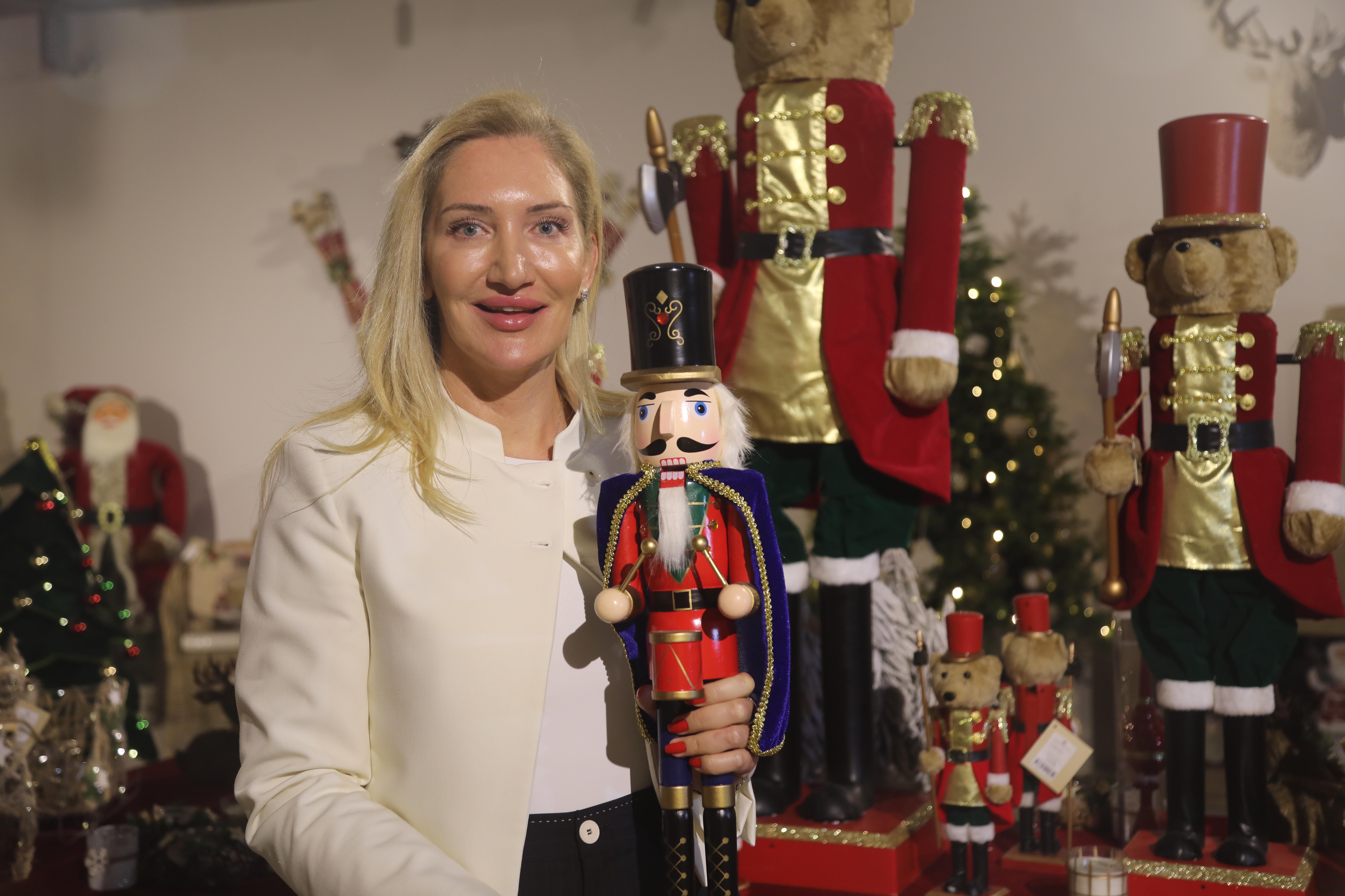 Büyük boy figürler, yılbaşı dekorasyonunda yeni gözde Büyük boy figürler, yılbaşı dekorasyonunda yeni gözde