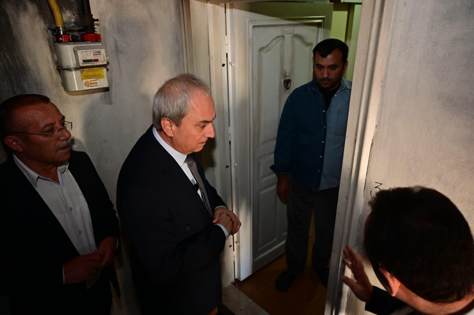 Başkan Kocagöz, evi yanan vatandaşı ziyaret etti Başkan Kocagöz, evi yanan vatandaşı ziyaret etti