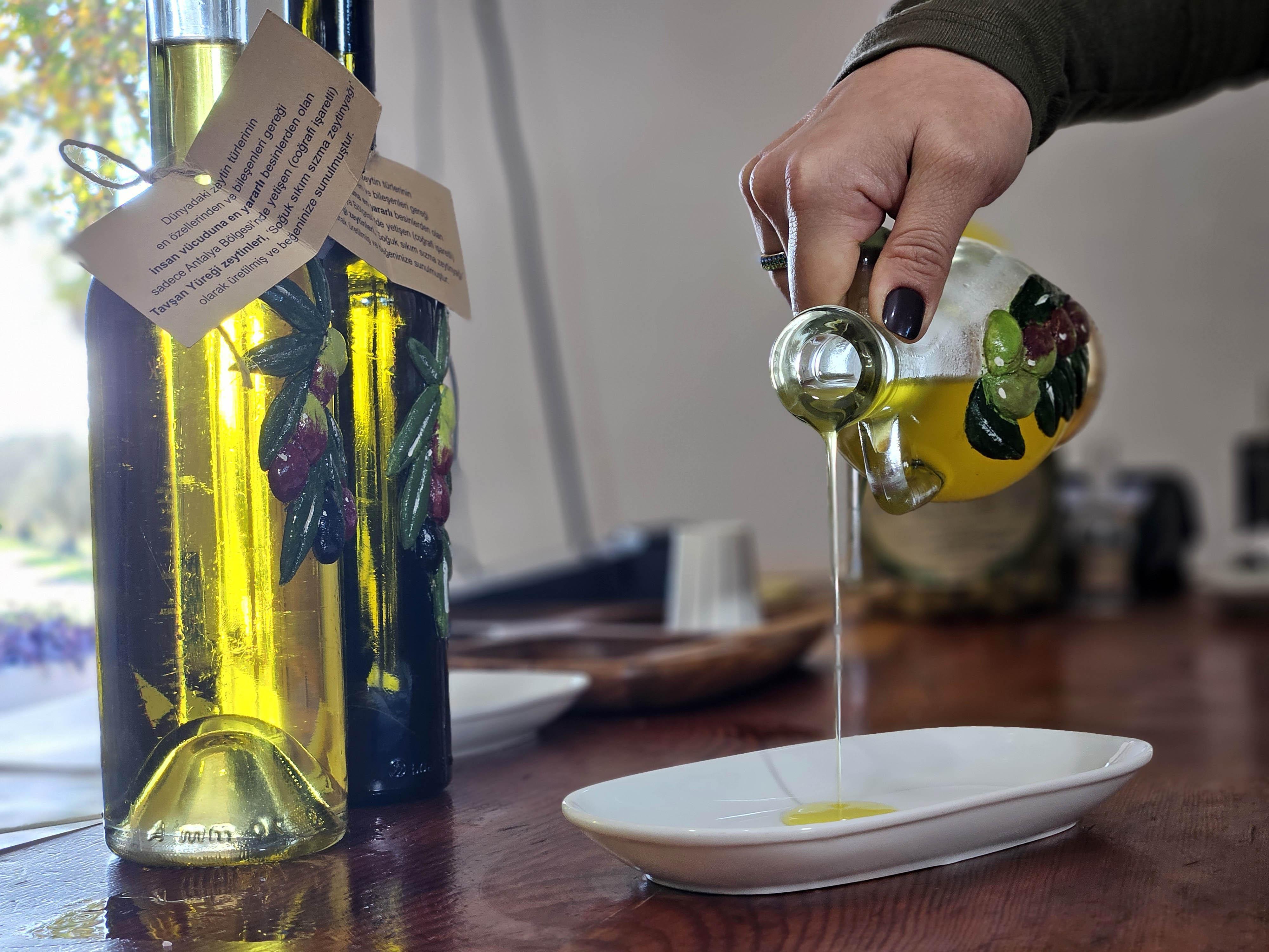 Dünyanın en sağlıklı zeytinyağının litresi 1500 TL Dünyanın en sağlıklı zeytinyağının litresi 1500 TL