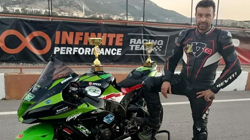 Şampiyon motosikletçi, İzmir’de son yolculuğuna uğurlandı