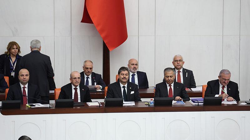 Bakan Şimşek: 2026 yılında enflasyon hedefler doğrultusunda düşmeye devam edecek Bakan Şimşek: 2026 yılında enflasyon hedefler doğrultusunda düşmeye devam edecek