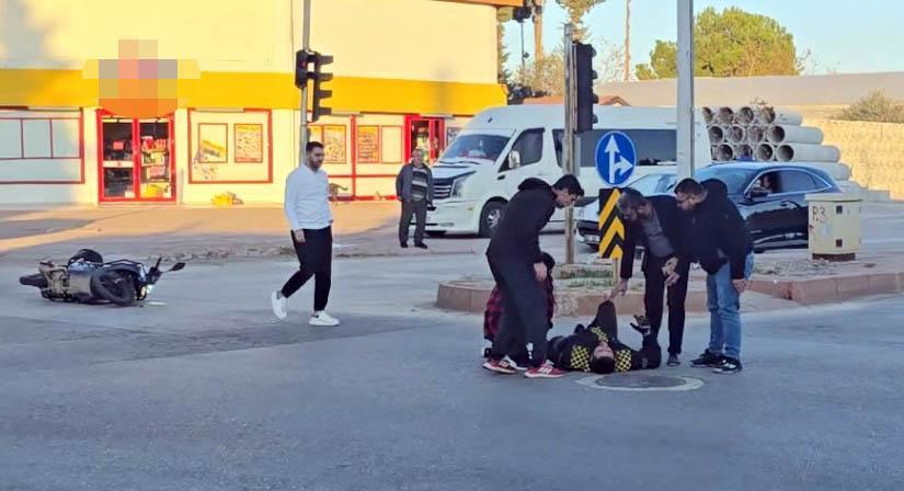 Kazadan kaçmak isterken yola savrulup yaralandı Kazadan kaçmak isterken yola savrulup yaralandı