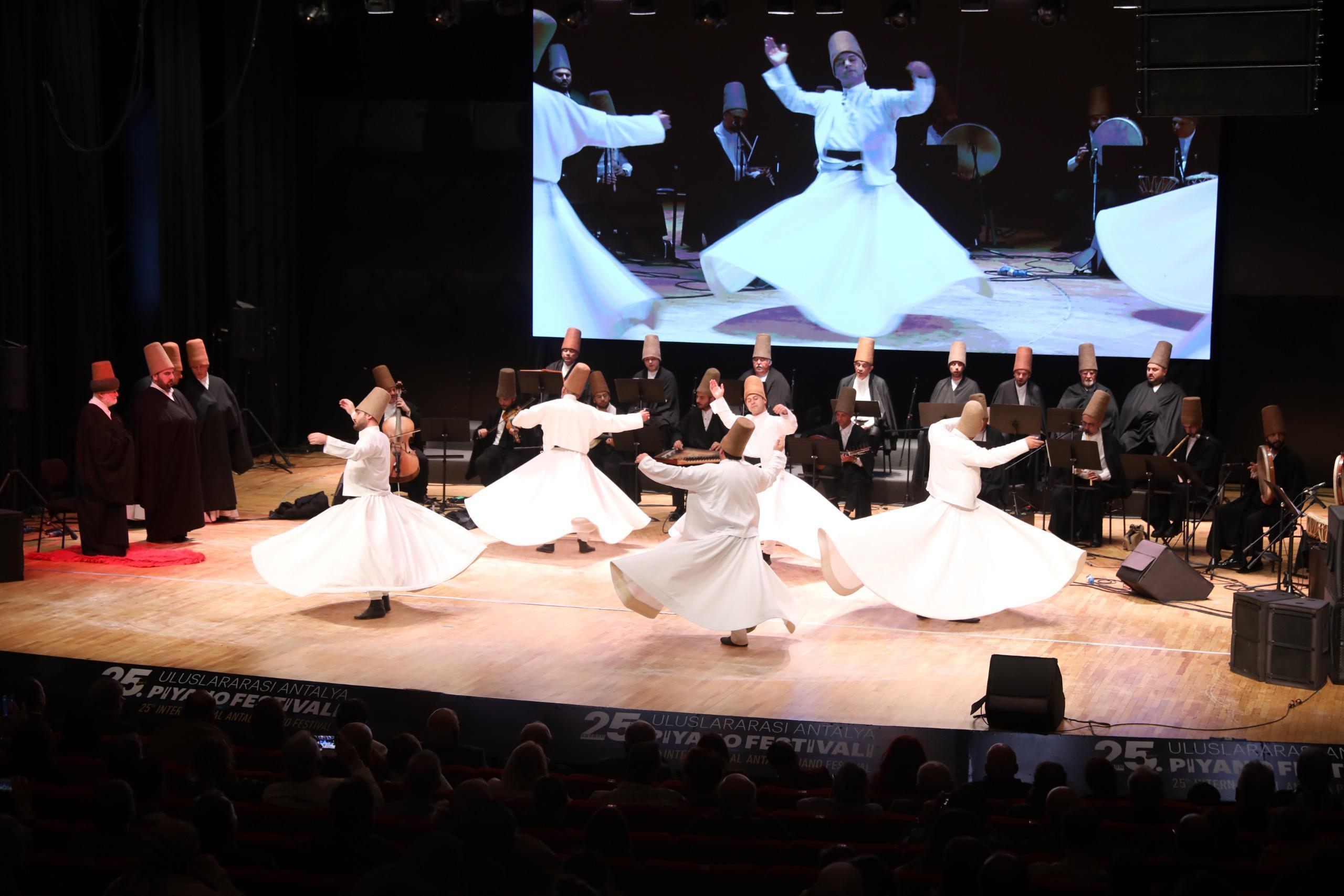 Antalya Büyükşehir Belediyesi vuslatın 752’nci yıldönümünde Mevlana’yı andı