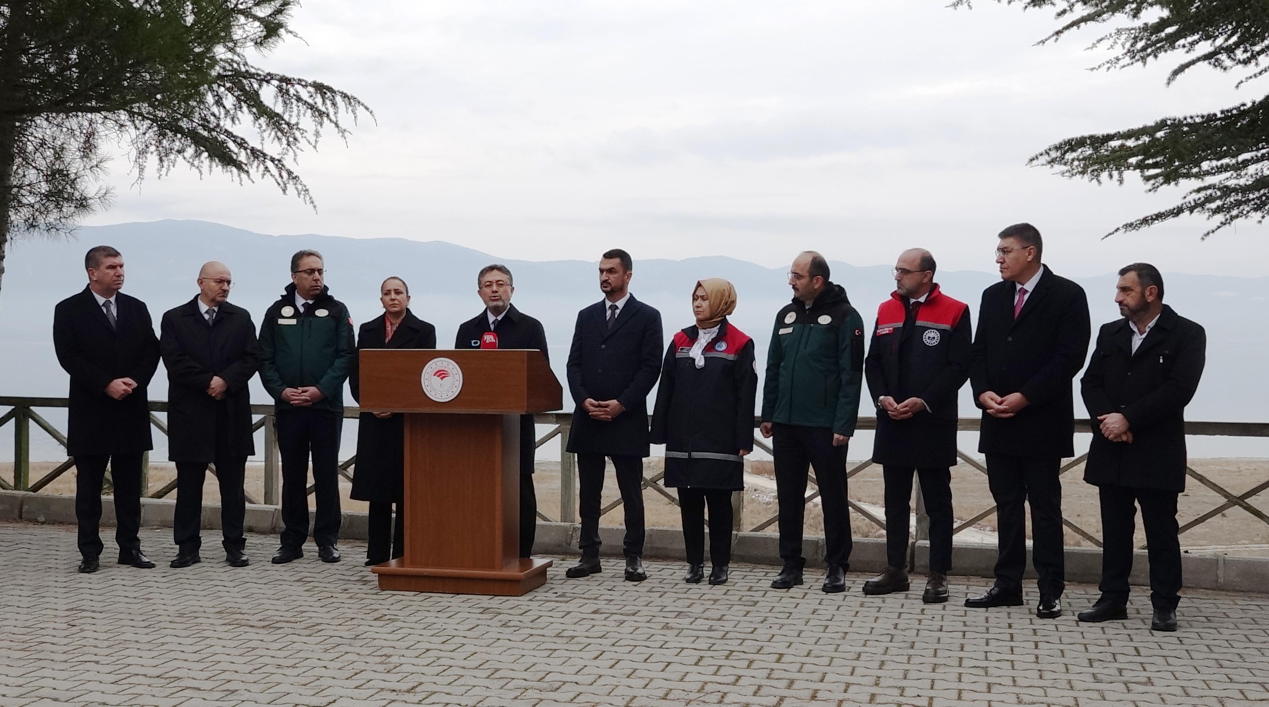 Bakan Yumaklı: Burdur Gölü’ne 5 yılda 5,8 milyar liralık yatırım yapacağız Bakan Yumaklı: Burdur Gölü’ne 5 yılda 5,8 milyar liralık yatırım yapacağız