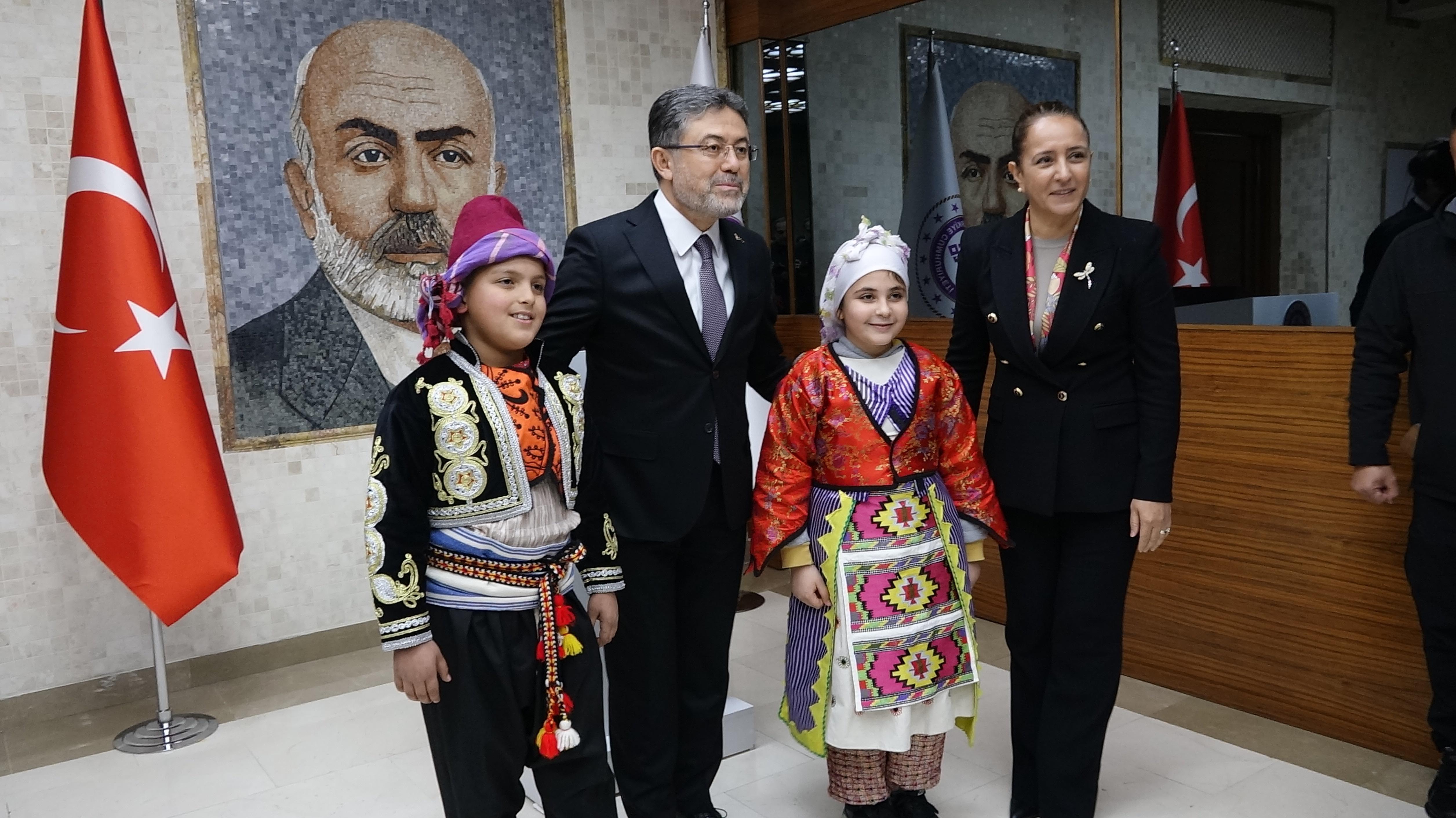 Bakan Yumaklı: Burdur Gölü’ne 5 yılda 5,8 milyar liralık yatırım yapacağız (3)