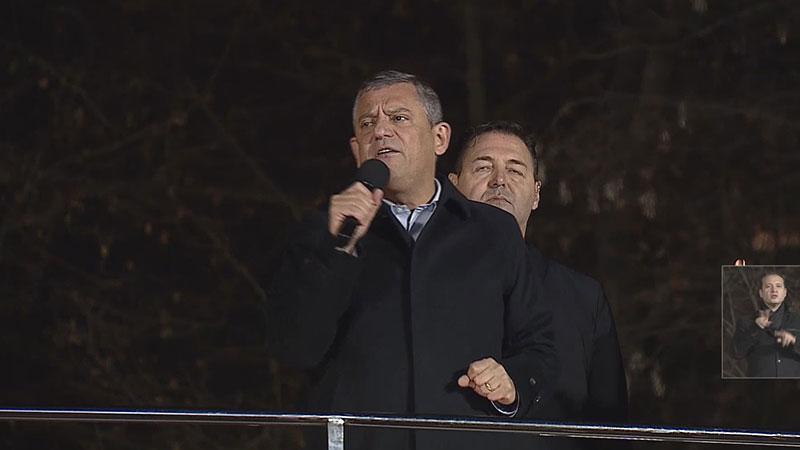 Özgür Özel Kağıthane’de konuştu