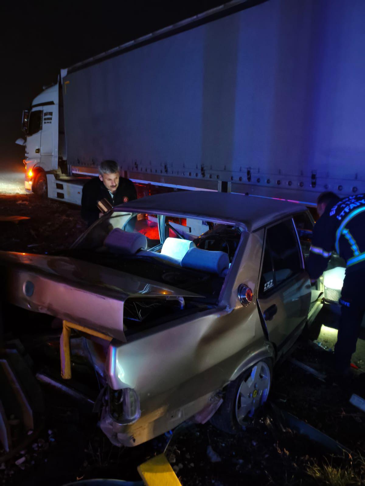 Otomobille TIR çarpıştı: 3 yaralı