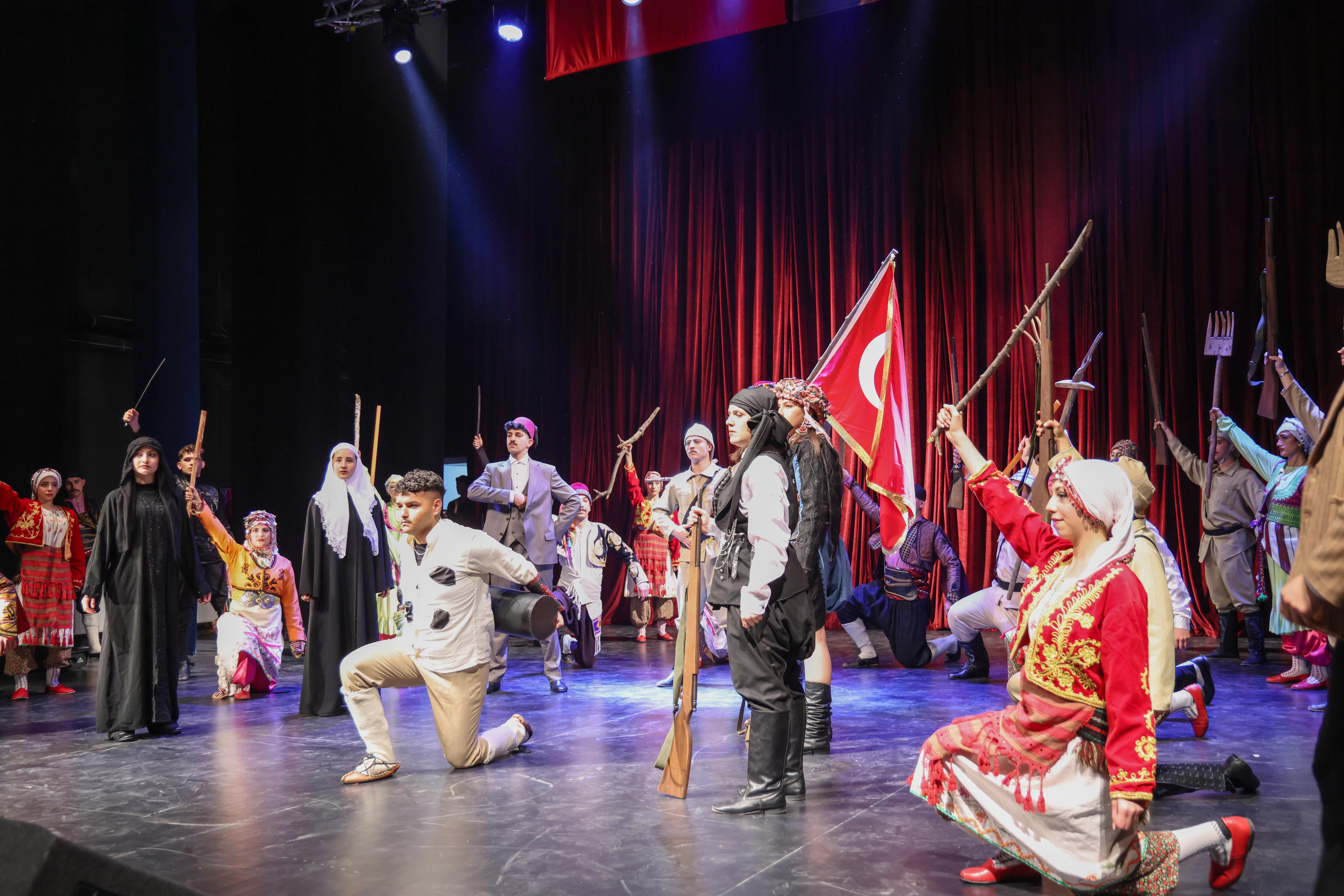 Akif’e özel program