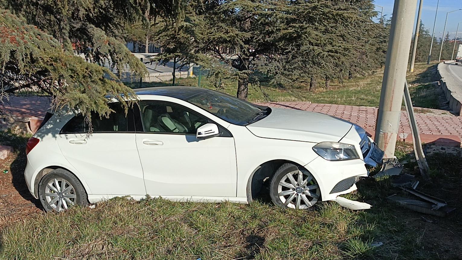 TIR’la otomobil çarpıştı: 2 yaralı