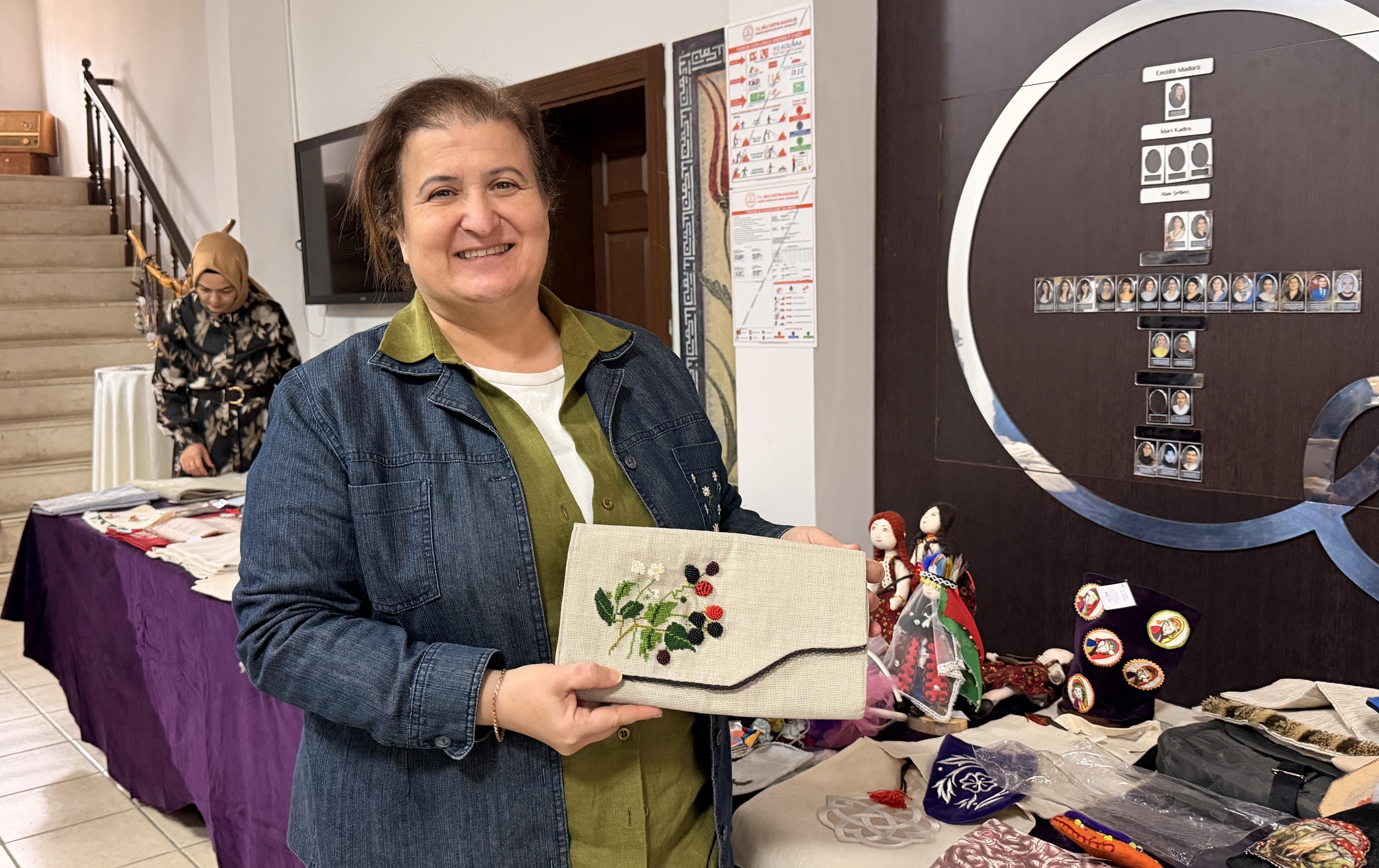 Antalya Olgunlaşma Enstitüsü’nden yılın son kermesi