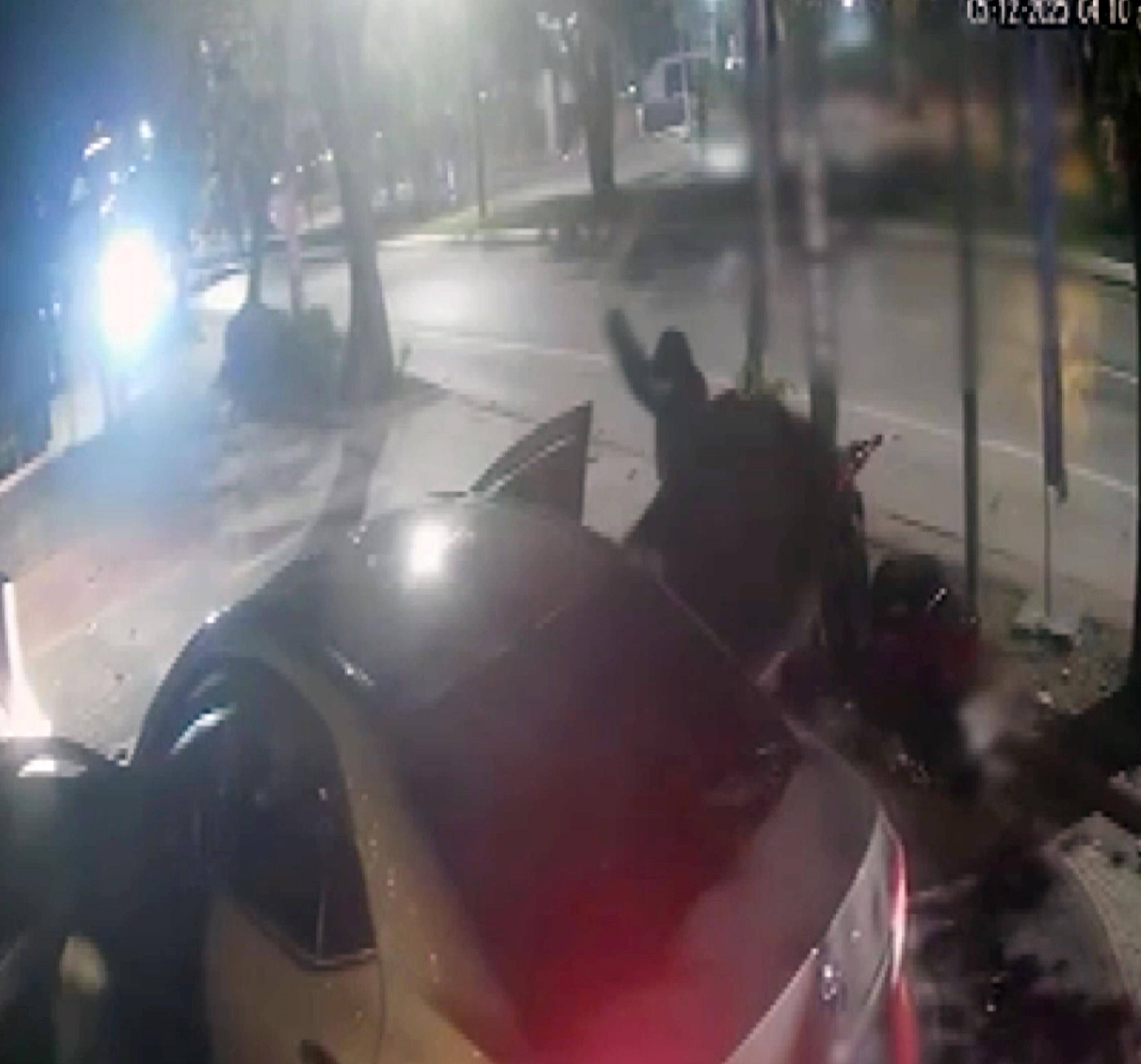 Takip edip, sopayla dövdüler; kar maskeli 4 şüpheli yakalandı