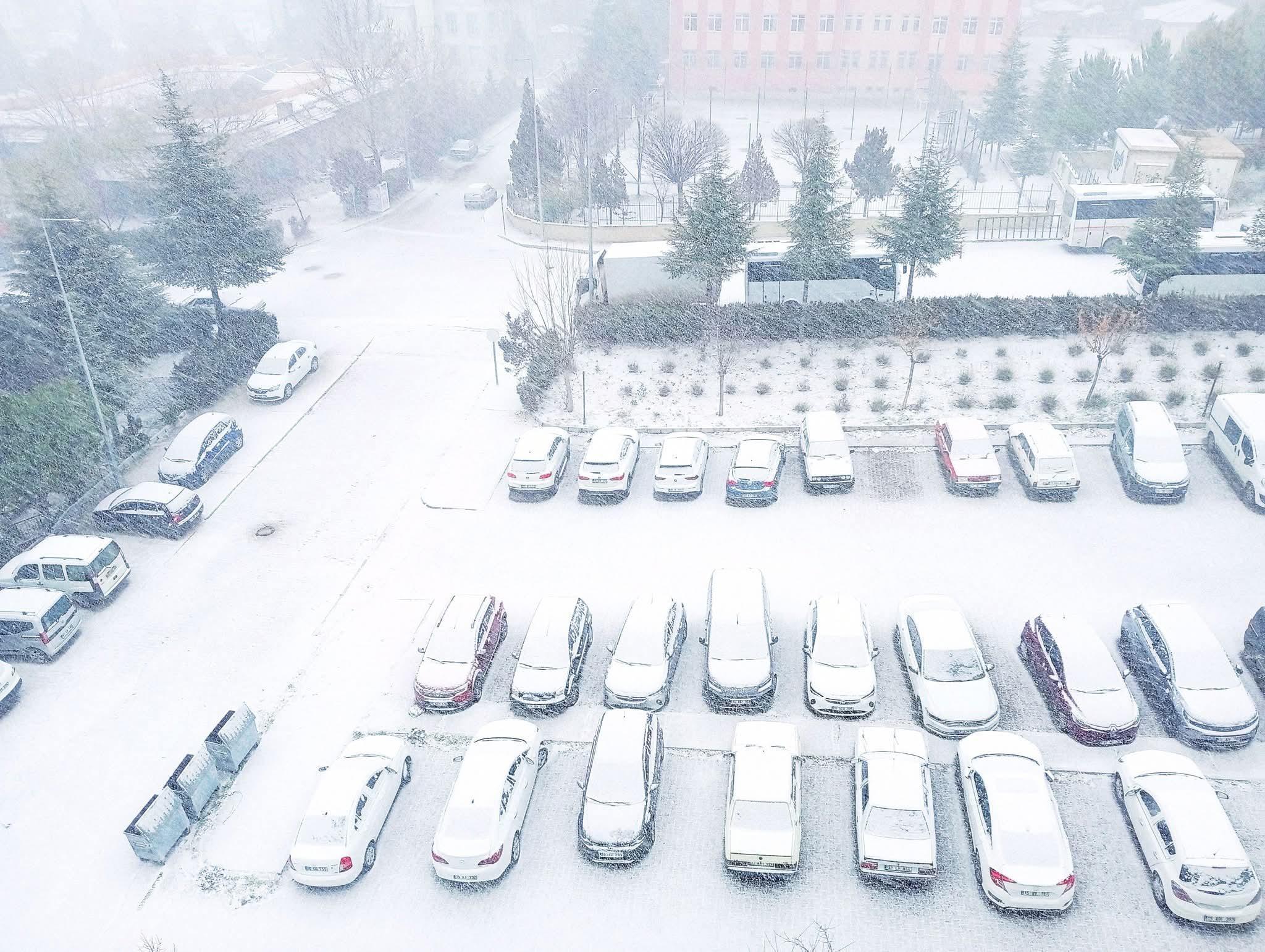Burdur’da yeni yılın ilk gününde kar yağışı etkili oldu