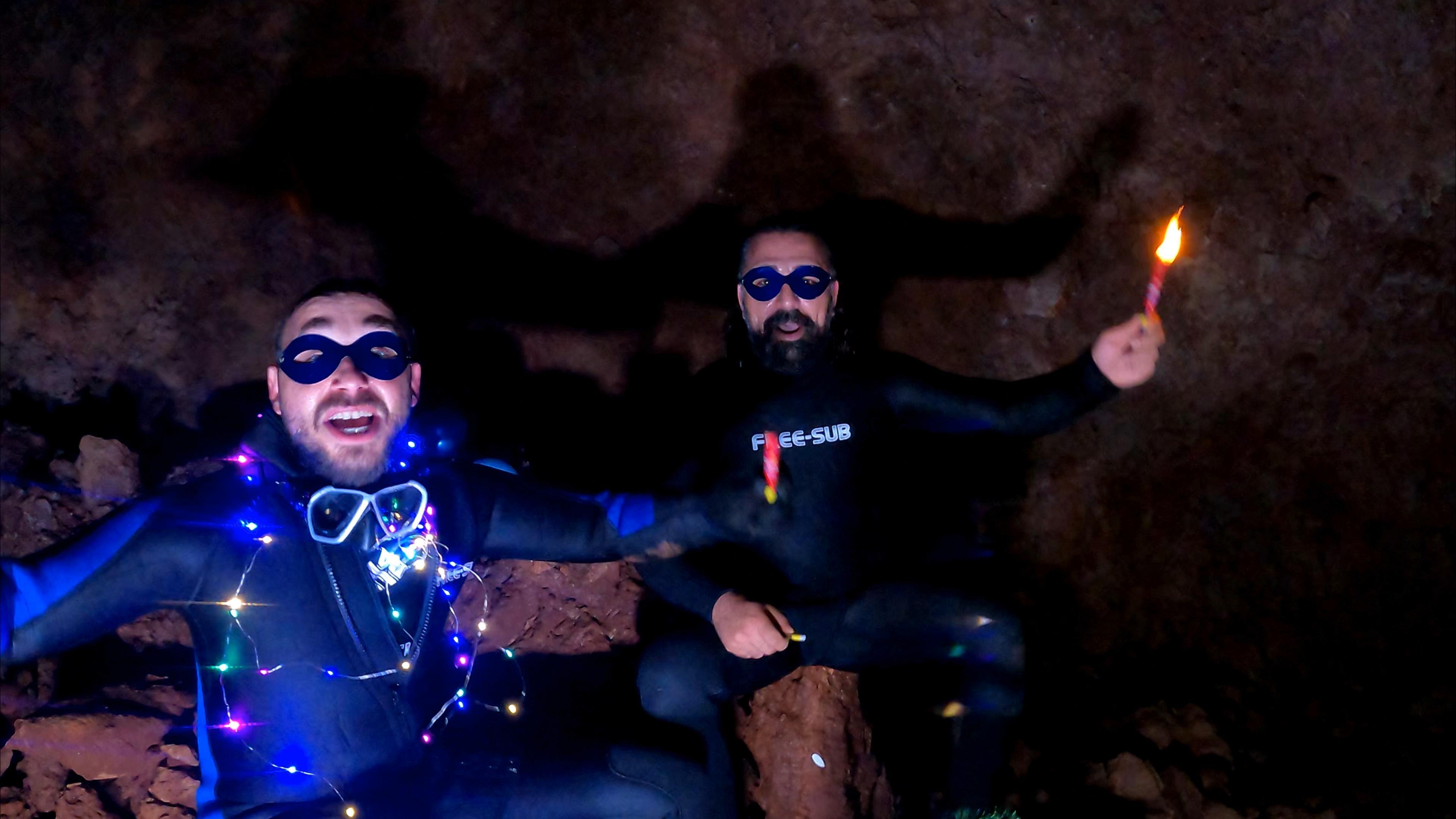 Yeni yılı su altı mağarasında karşıladılar Yeni yılı su altı mağarasında karşıladılar