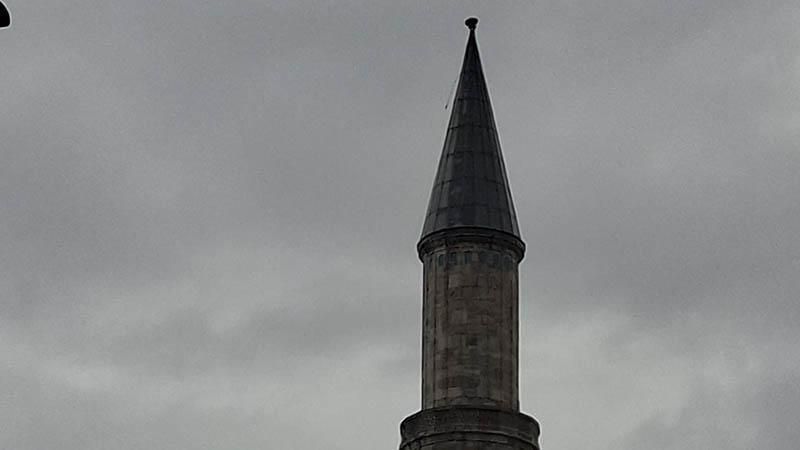 Ayasofya Camii, Mimar Sinan Minaresinin alemi düştü