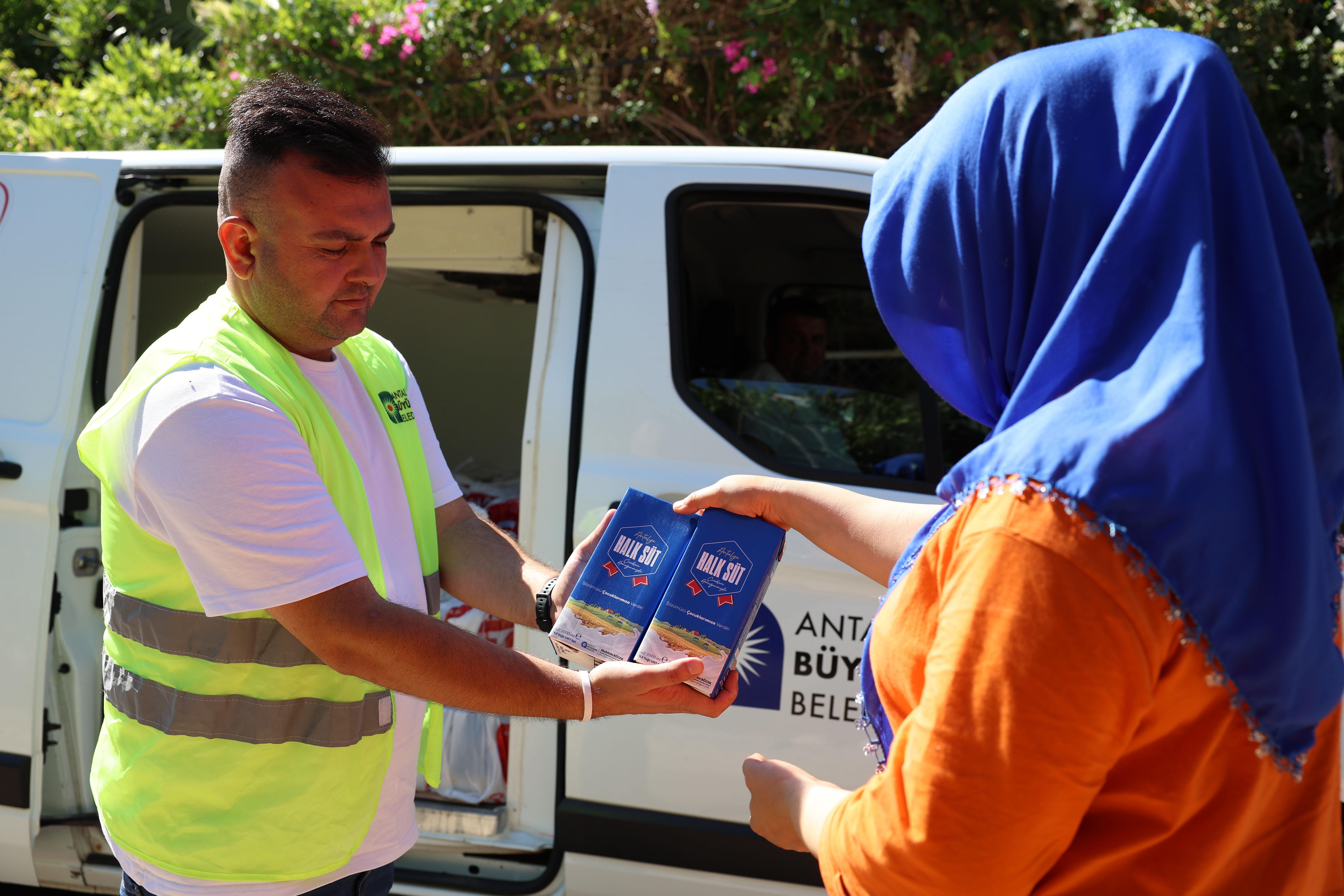 Büyükşehir’den çocuklara 773 bin 400 litre süt desteği