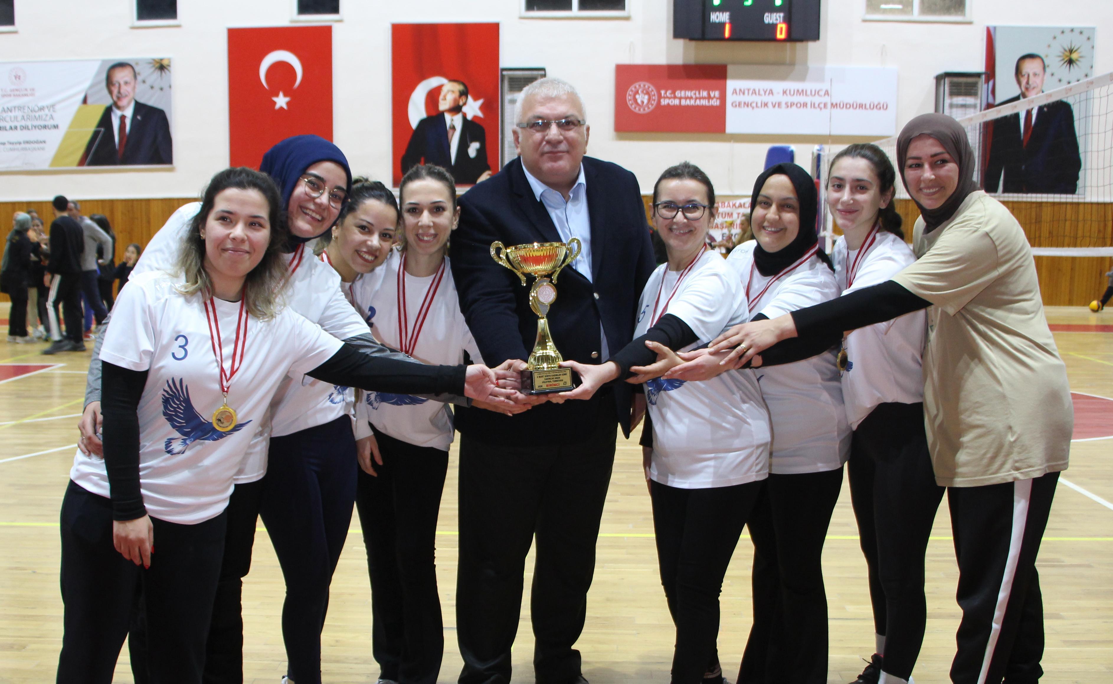 Öğretmenler Voleybol Turnuvası sona erdi
