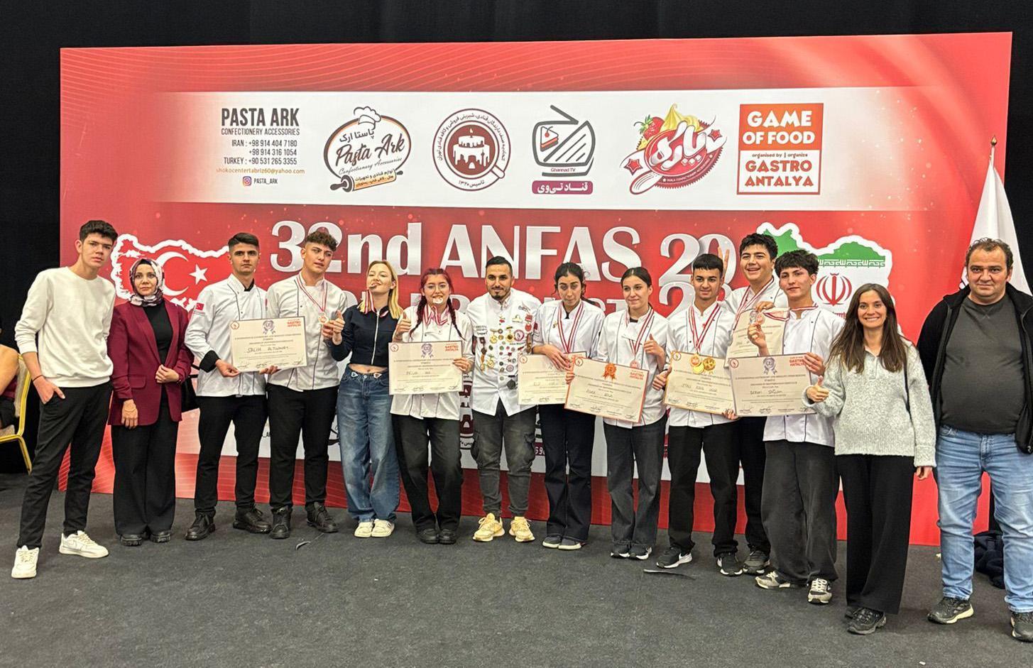 Eğirdirli öğrencilerden 15 ödül