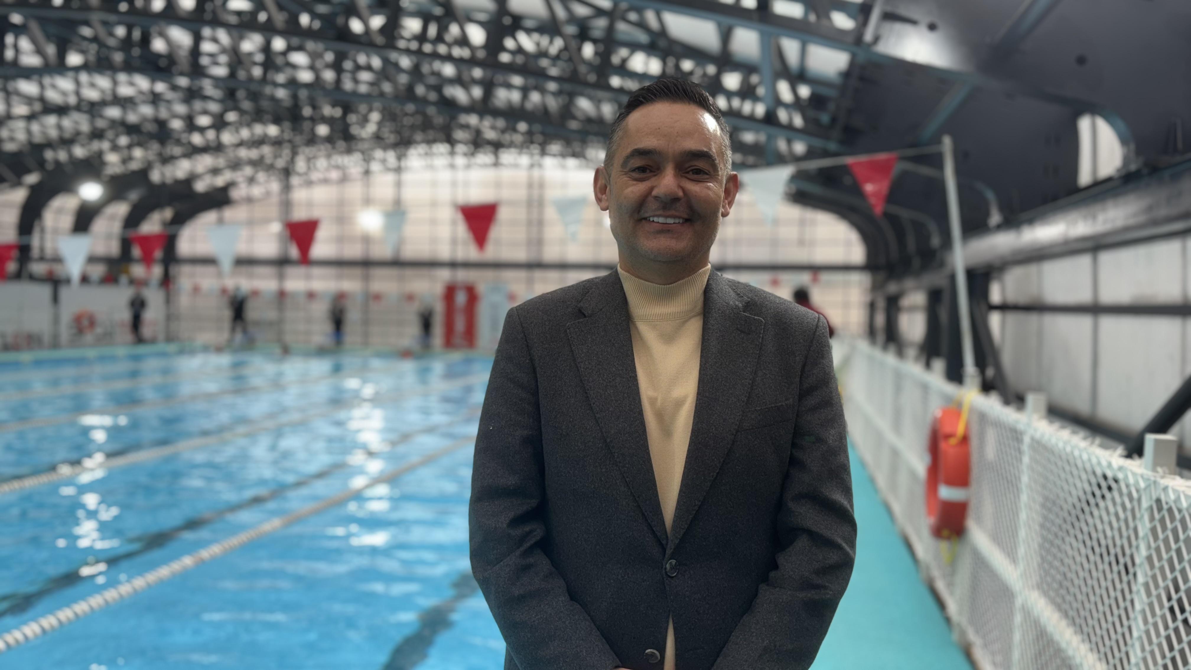 Serhat Aydın: Türkiye’deki ilk açılır kapanabilir havuzu federasyonumuza kazandırdık