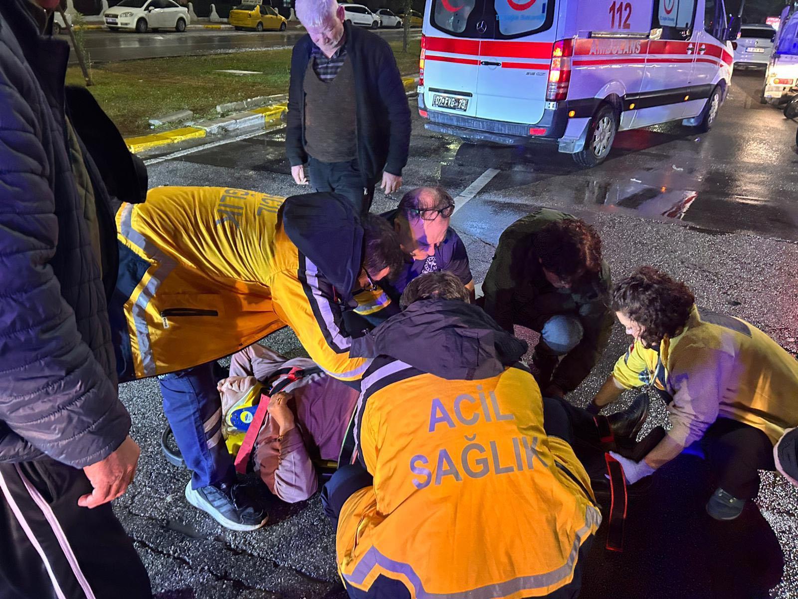 Yaya geçidinde motosiklet çarptı: 2 yaralı