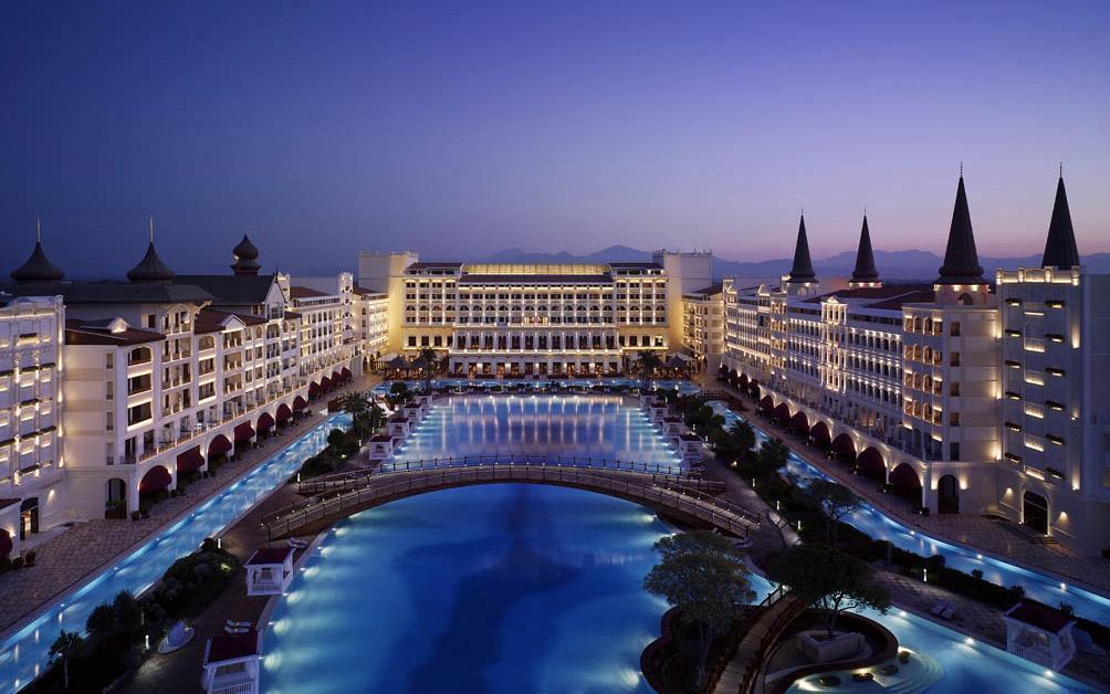 Antalya’daki ultra lüks Mardan Palace Hotel el değiştirdi