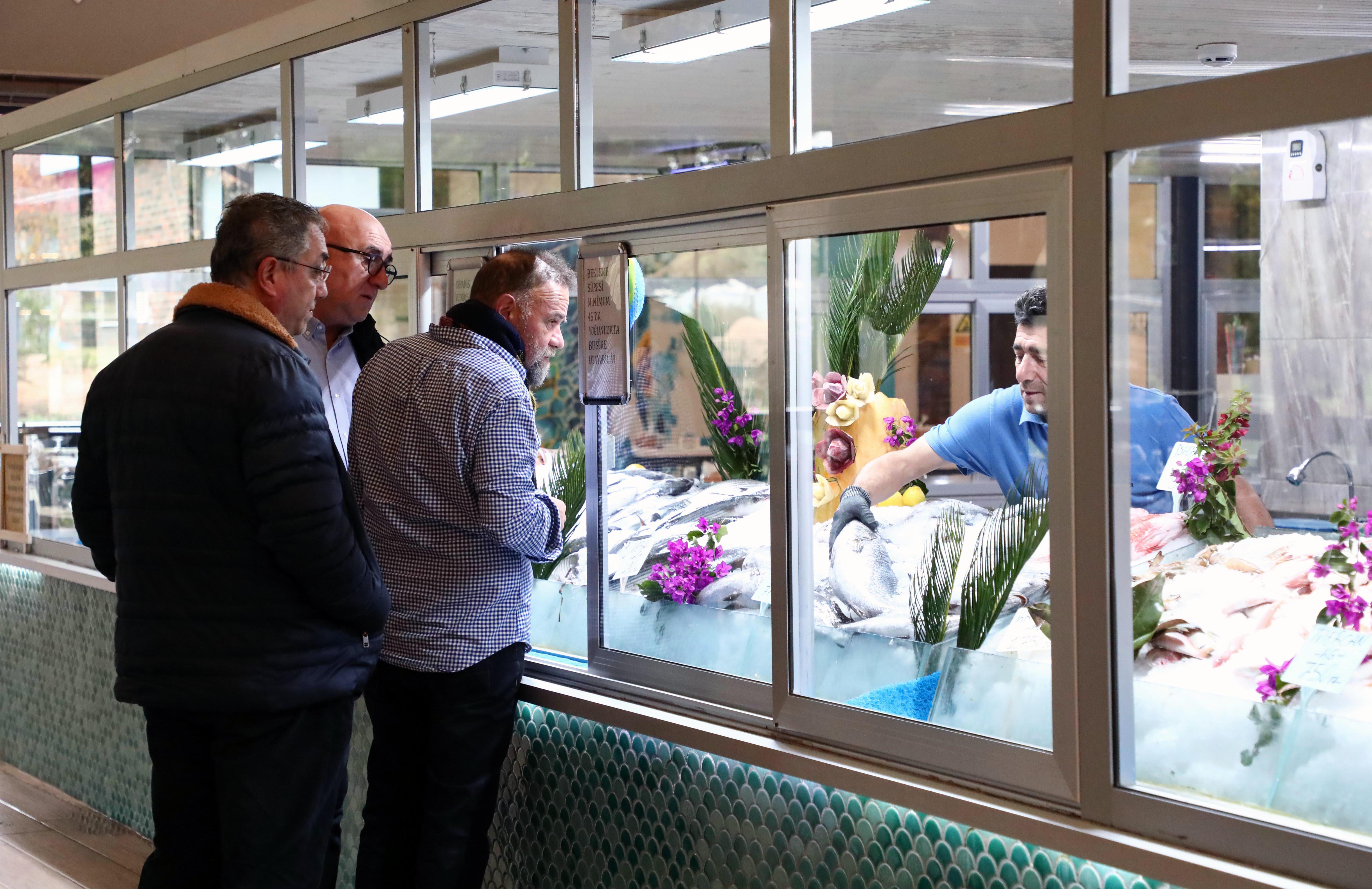 Düden Balık Çarşısı’nda uygun fiyatlı balık sofrası