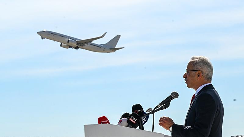 Bakan Uraloğlu: Havalimanı pist uzunluğumuz 241,4 kilometreye ulaştı