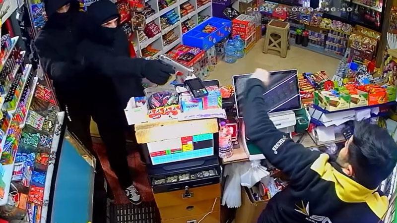 Girdikleri markette kasadaki parayı gasbeden 2 şüpheli tutuklandı