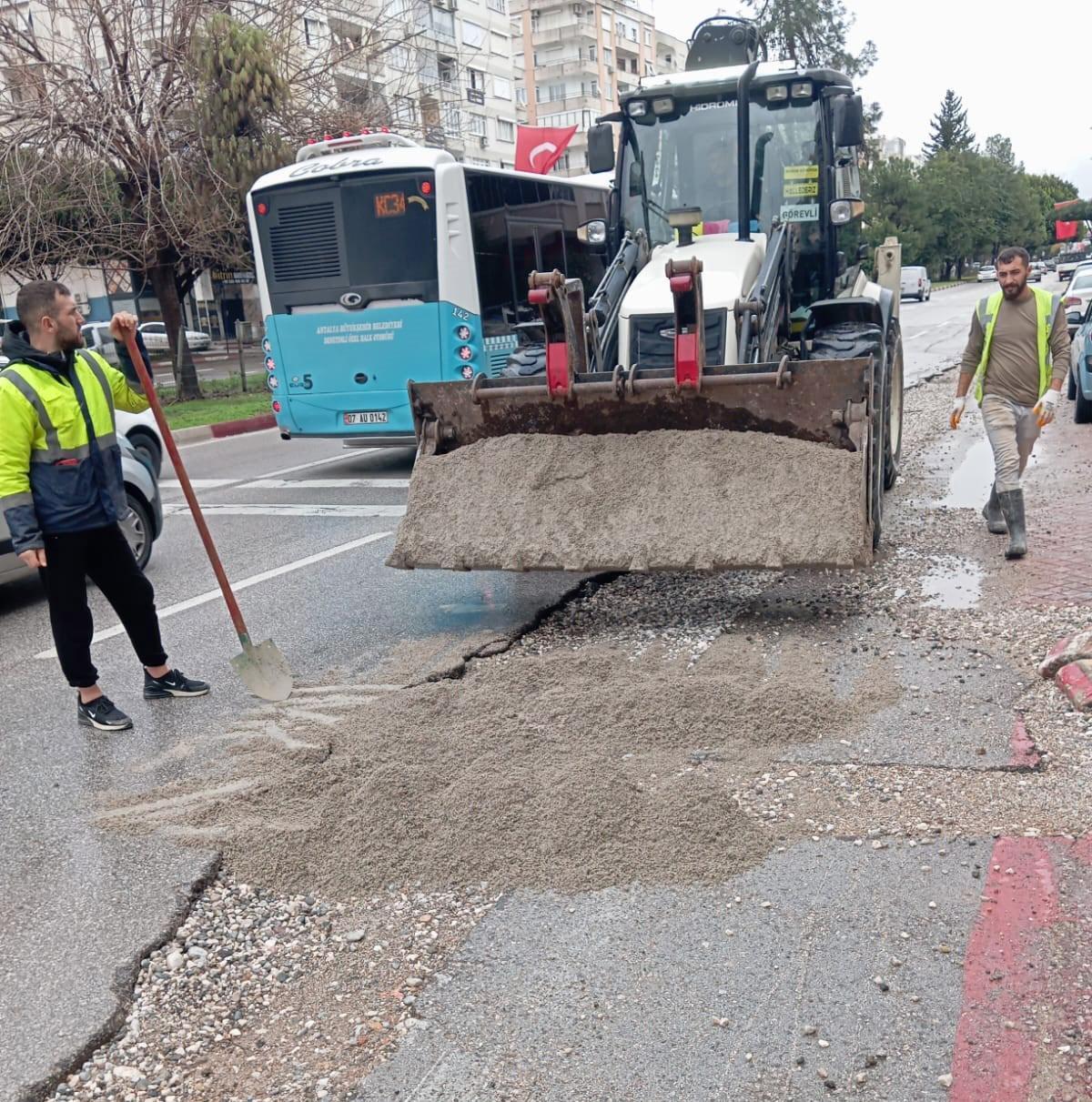 Büyükşehir’den yağışın ardından müdahale