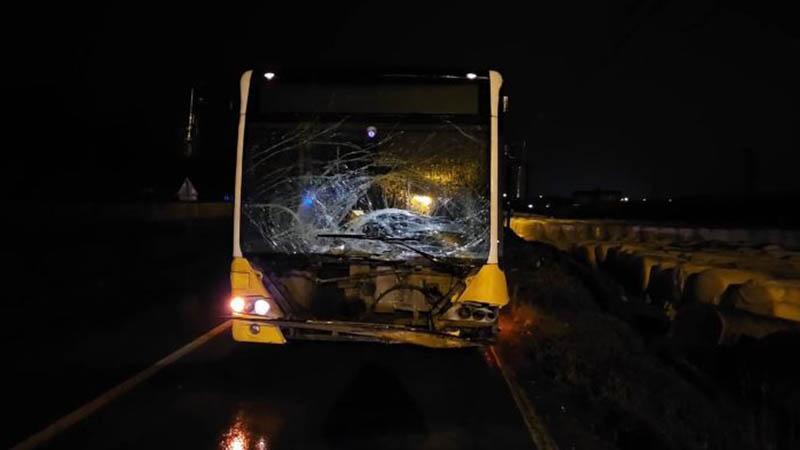 Arnavutköy’de İETT otobüsünün karıştığı kazada 2 kişi yaralandı