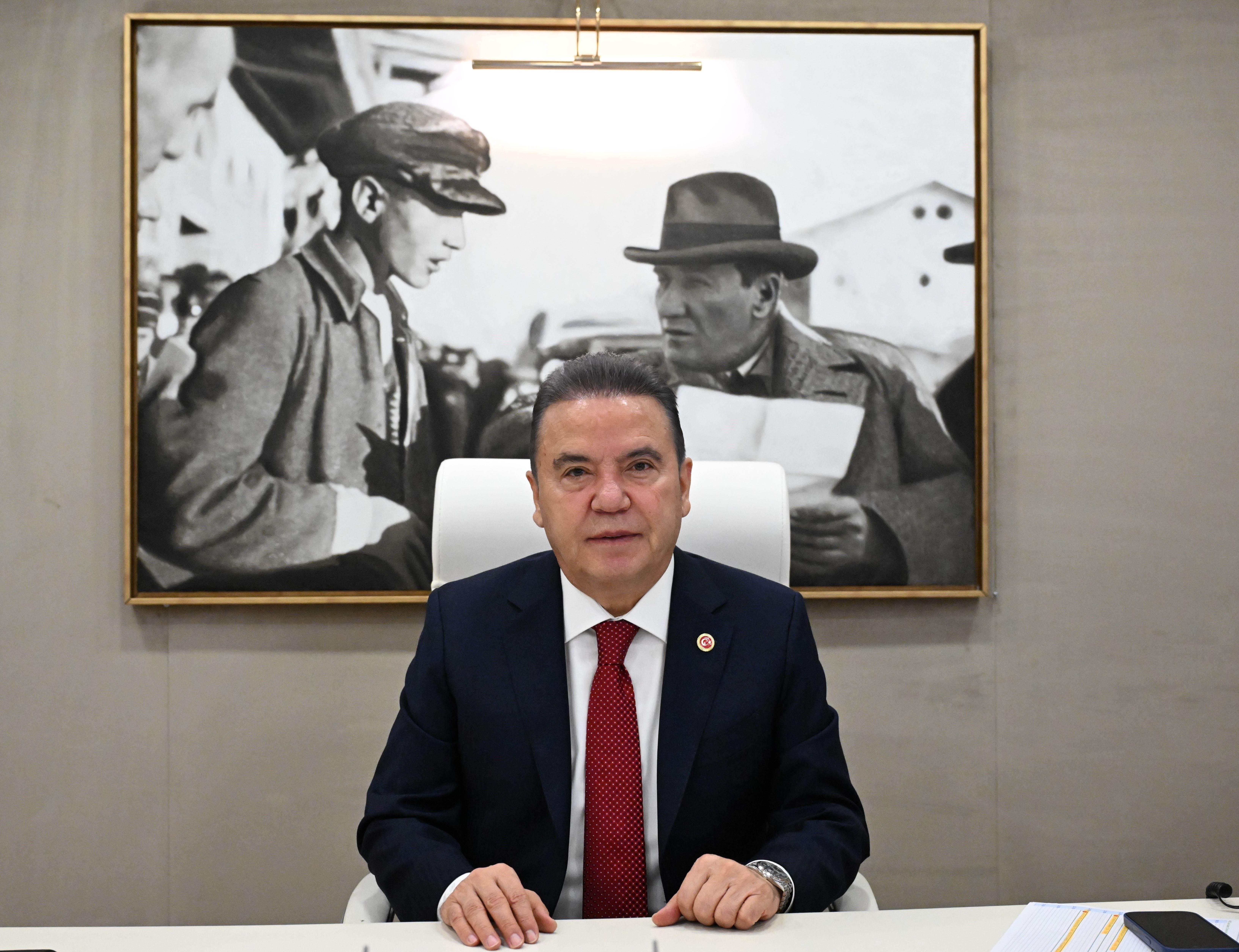 Muhittin Böcek, Ali Mahir Başarır’a hediye edeceğini söyleyip daire istemiş