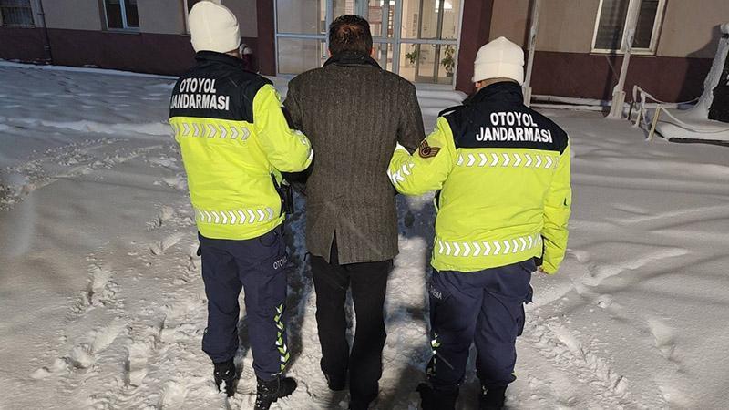 Yol verme tartışmasında 2 kardeşi tabancayla vurdu