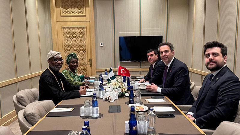 Bakan Bayraktar, Nijeryalı mevkidaşı ile bir araya geldi