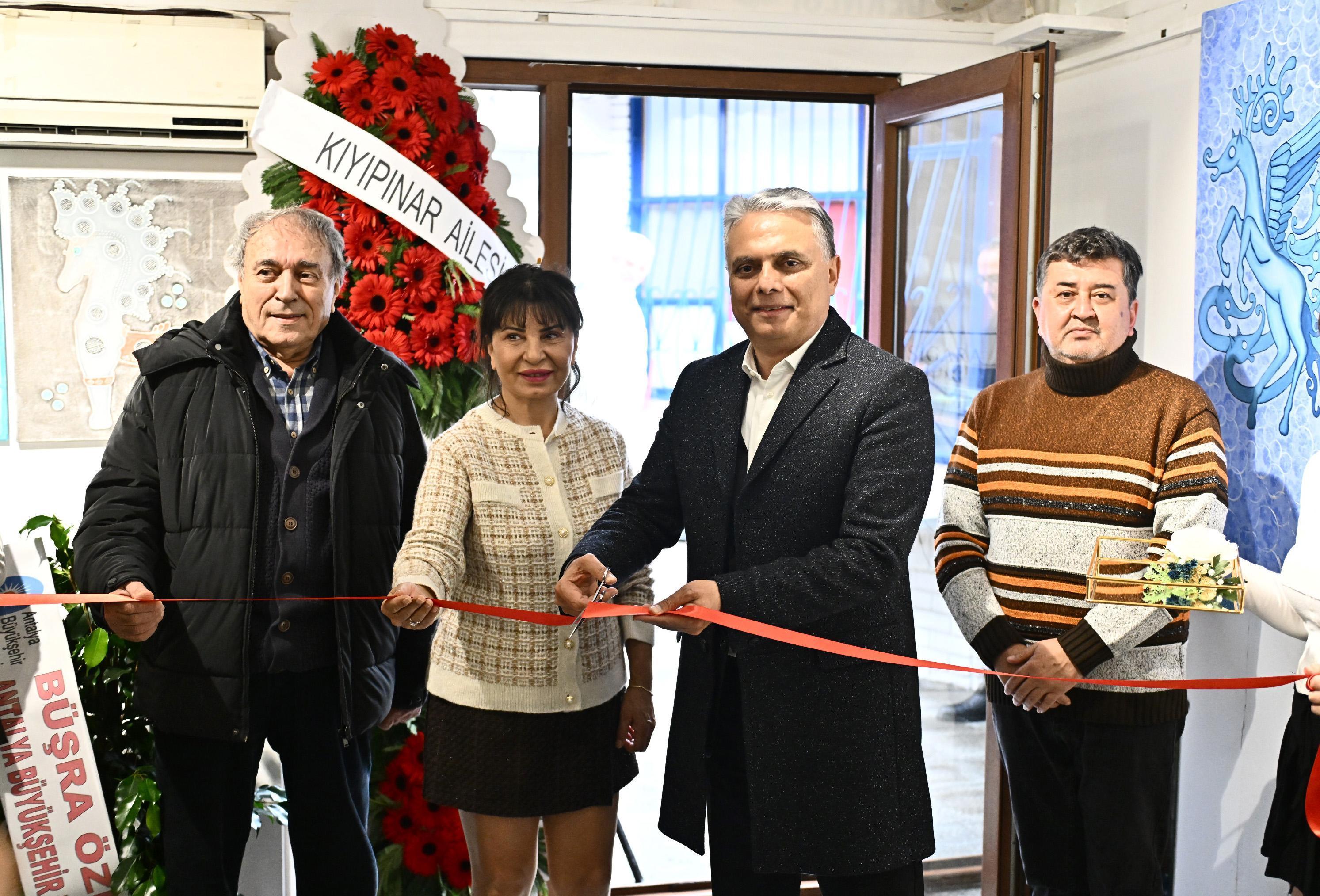 Renklerin Kokusu sergisi açıldı