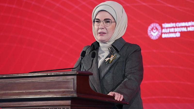 Emine Erdoğan: Ne zaman bir çocuk dara düşse, devletimiz tüm imkanlarıyla onun yanında yer alır