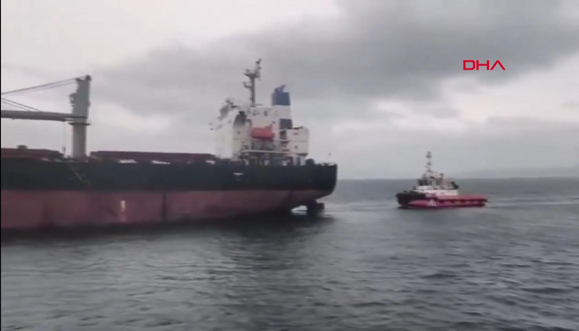 İstanbul Boğazı’nda makine arızası yapan gemi Ahırkapı’ya demirletildi