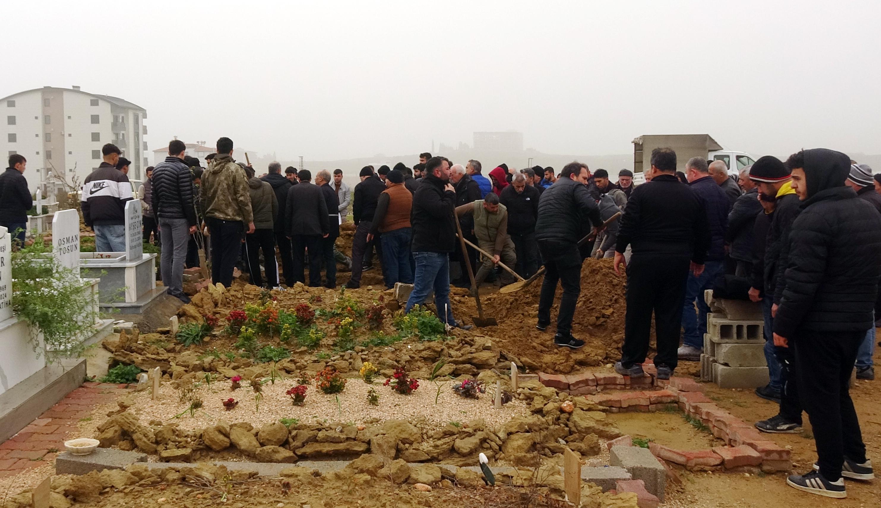 Kayak merkezine giderken, kazada hayatlarını kaybetmişler (2)