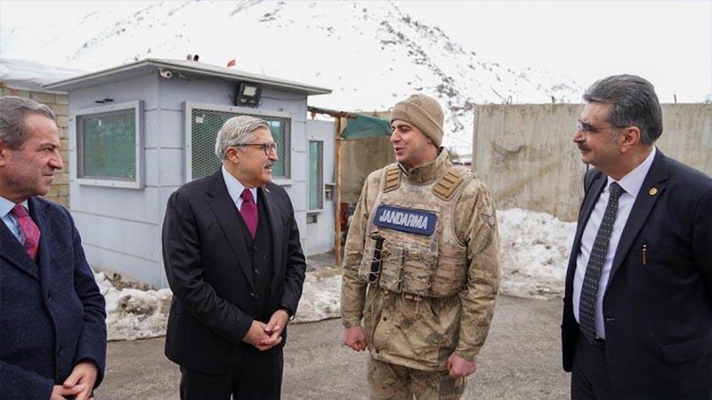 AK Parti’li Yayman’dan Mehmetçiğe moral ziyareti AK Parti’li Yayman’dan Mehmetçiğe moral ziyareti