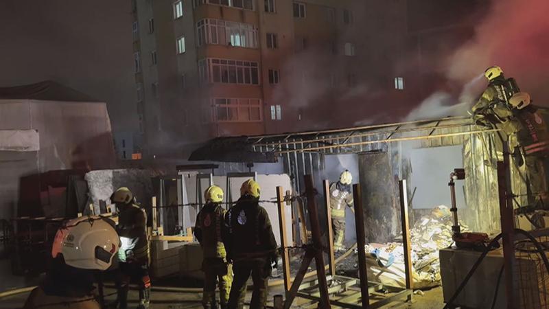 Ataşehir’de mermer atölyesindeki konteynerde yangın: 2 kişi dumandan etkilendi