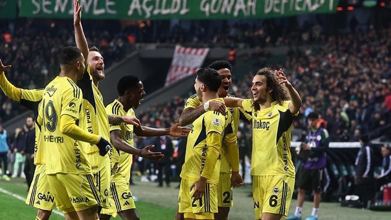 Fenerbahçe zorlu Kocaeli deplasmanından 3 puanla döndü