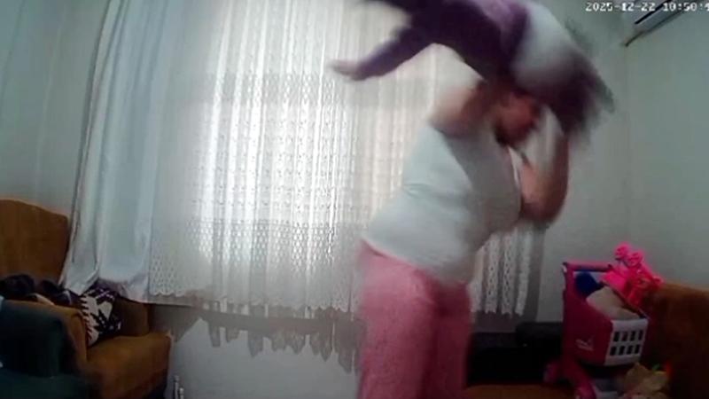 Bebeğine şiddetle suçlanan anne: Bir hata yaptım