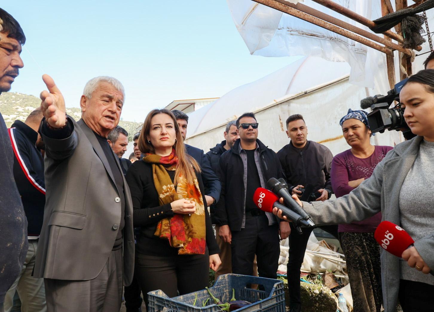 Özdemir’den afetzede çiftçilere geçmiş olsun ziyareti