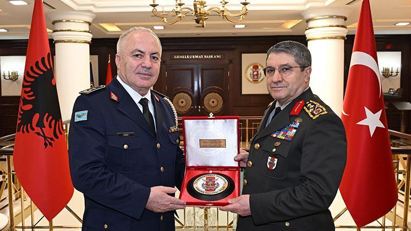 Genelkurmay Başkanı Orgeneral Bayraktaroğlu, Arnavutluk Hava Kuvvetleri Komutanı Dimo’yu kabul etti