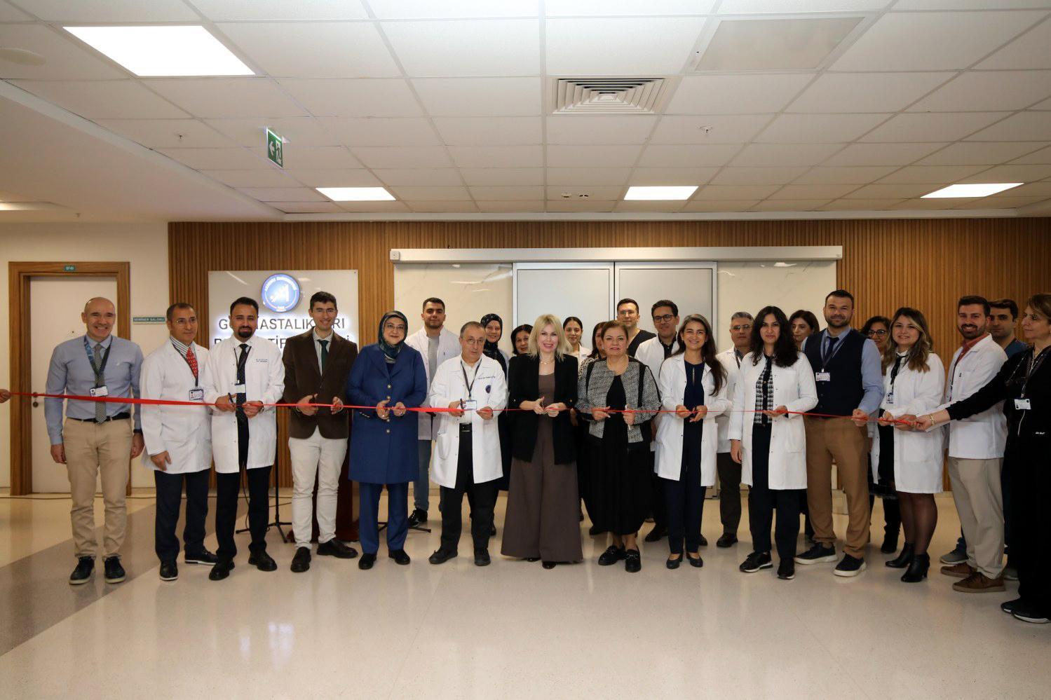 Üniversite hastanesinde göz hastalıklarına lazer ile tedavi