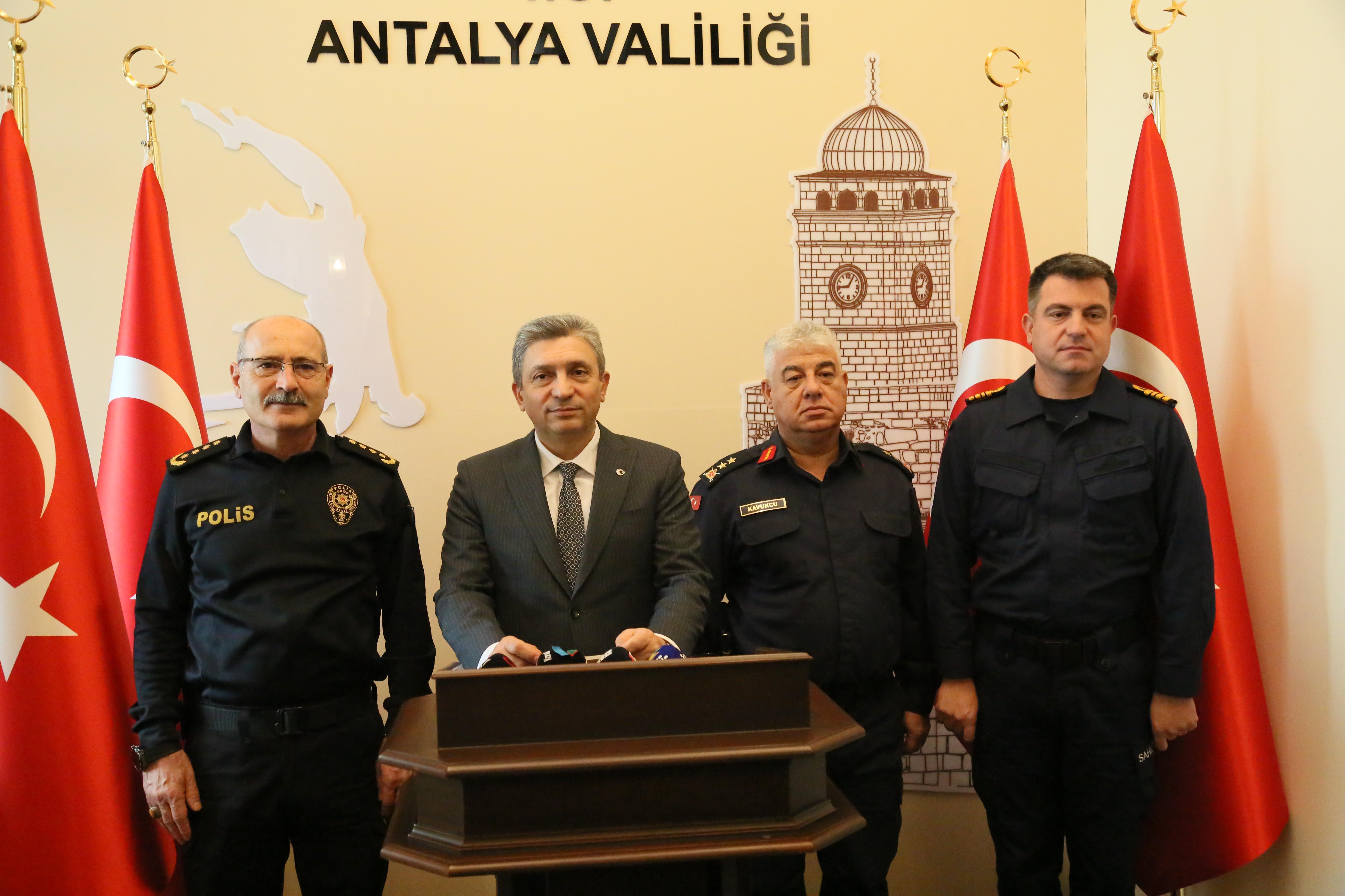 Antalya’da asayiş tablosu: 8 bin 534 olay, 5 bin 50 aranan yakalandı